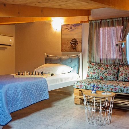 Holiday House Ioanna 2 - Loft Néa Péramos Eksteriør bilde