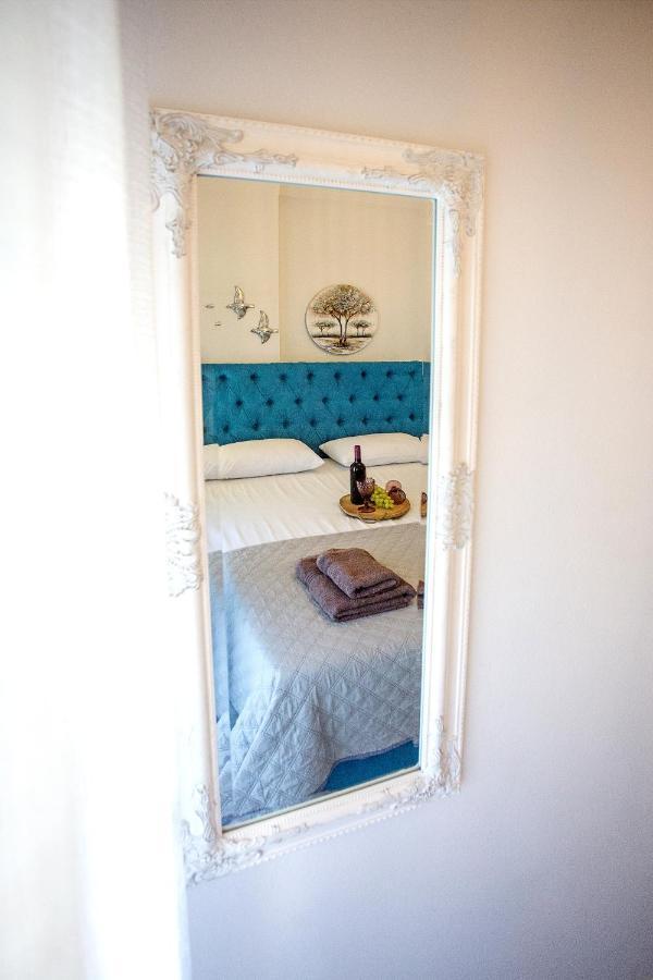 Holiday House Ioanna 2 - Loft Néa Péramos Eksteriør bilde