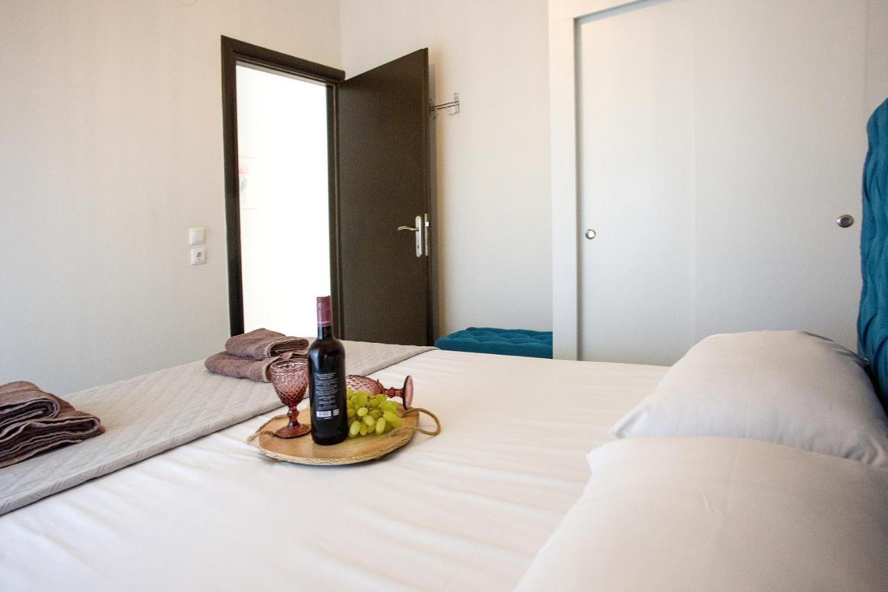 Holiday House Ioanna 2 - Loft Néa Péramos Eksteriør bilde