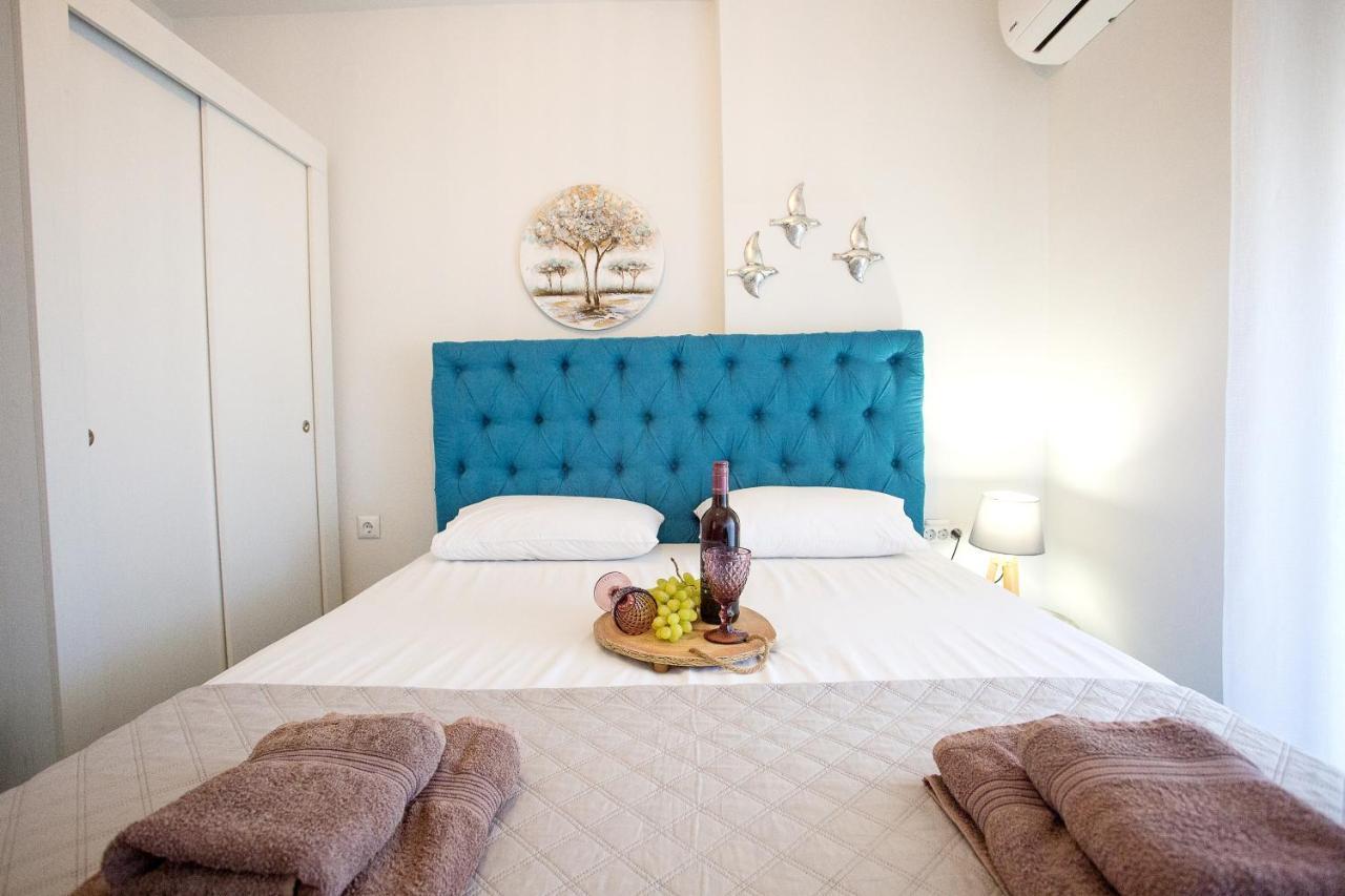 Holiday House Ioanna 2 - Loft Néa Péramos Eksteriør bilde
