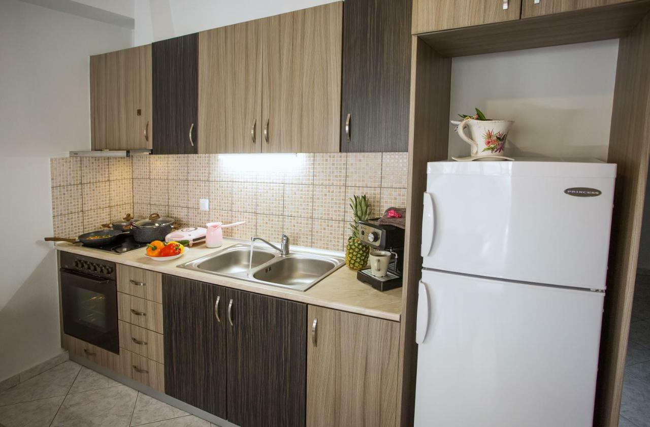 Holiday House Ioanna 2 - Loft Néa Péramos Eksteriør bilde