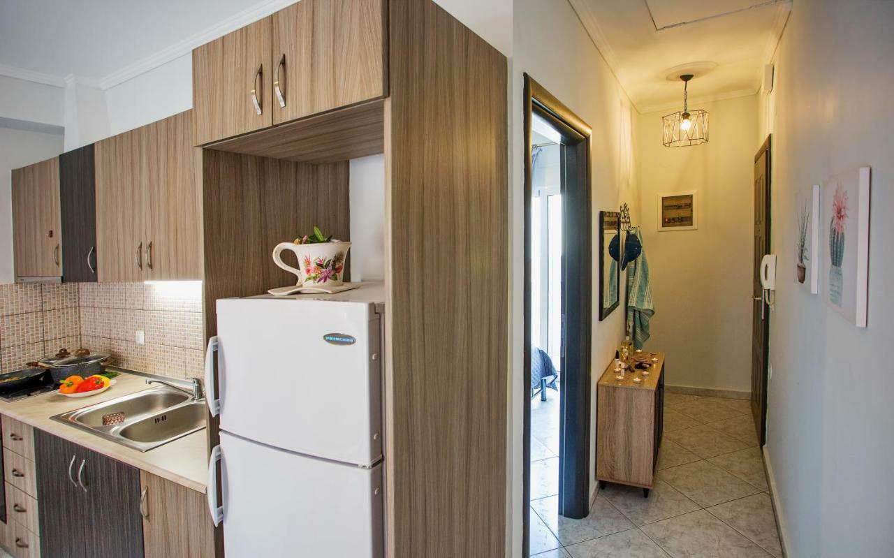 Holiday House Ioanna 2 - Loft Néa Péramos Eksteriør bilde